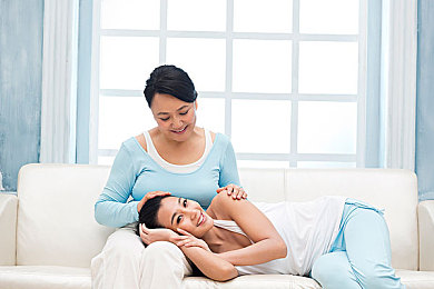 寂寞的人妻引诱水电工：情感交织：寂寞人妻与水电工的微妙心理较量-4
