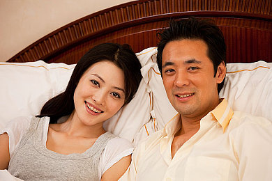 大炕上和亲亲公的乱睡：寻古炕韵，暖意盎然的家庭时光