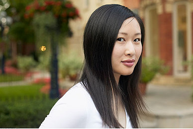 艳女直播App：直播热潮下的争议：艳女平台崛起引发社会话题探讨-2