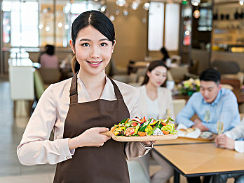 动漫老师裸体 羞羞视频软件：揭秘网络迷雾：揭秘惊悚“动漫裸师”软件真相，揭秘隐私泄露与价值观引导危机