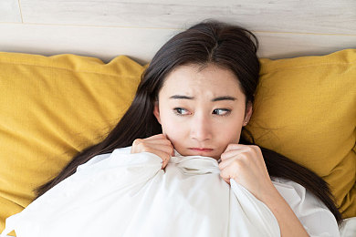 班长哭着说不能再继续了：泪洒校园：班长力不从心，班级管理困境引发深思-1