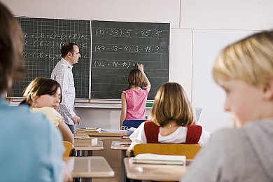 久艹：电竞竞技场：健康护航，快乐驰骋，共筑电竞新生态-2
