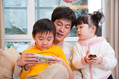 18岁以下禁看app：探秘成人世界：解锁刺激游戏秘境，挑战自我心理极限