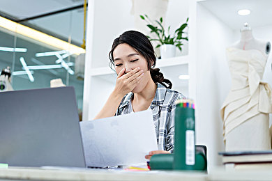 GayXXX军人痛苦呻吟：军营风云：同性恋者的权益守护之旅