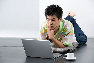 爱弓凉 毕业典礼：游戏角色引共鸣，青春毕业典礼点燃梦想火焰-2
