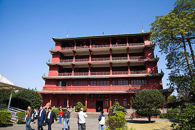 51精产国品一二：产业升级新篇章：我国51重点领域培育国际竞争力精品品牌，引领经济高质量发展