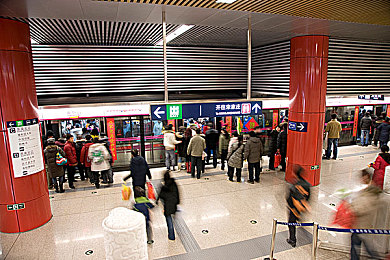 日本一级毛片潘金莲与西门庆：时空之恋：东方传奇《金瓶梅》里的激情与命运