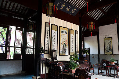 男按摩师给女性做私密按摩高潮：“揭秘按摩隐忧：行业规范与顾客权益如何平衡？”-1