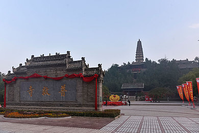 南昌一中挖脑挖眼事件完整视频：恐怖校园生存挑战：破解谜题，逃离生死困境-1