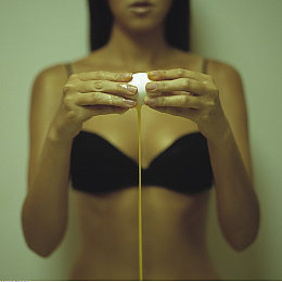 亚洲东方女人毛茸茸：东方毛茸茸魅力大揭秘：自信自然，时尚焕新-1