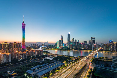 黑人大战欧美丰满艳星：体育跨界新风向：国际盛宴“黑欧大战”艳星竞技，文化交流燃情全球-2