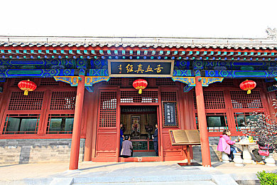 范冰冰刘涛大战三黑人：中非友谊之桥，范刘女神共绘和平画卷