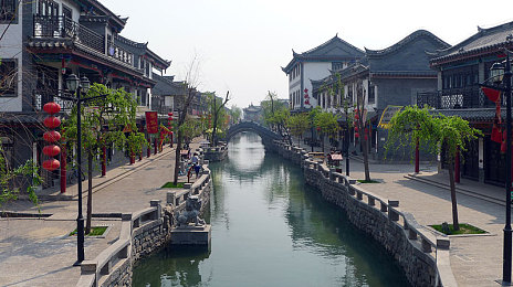 男女上床差差差网站软件：恋爱模拟新高峰：“都市恋曲”攻略解析，探索爱情与策略融合-2