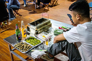 扒哥黑料：网络热议“扒哥黑料”：真相与隐私权的较量，公众人物形象受损引深思-2