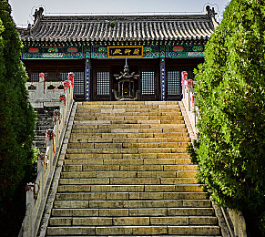 白袜体育生打飞机：校园减压奇遇：操场飞翔少年梦