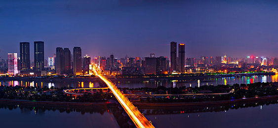 桐桐铜铜铜大深：解锁思维新天地，桐桐世界乐无穷-3