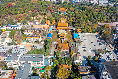 权力的游戏一至八季福利总结：奇幻权谋，史诗再现：穿越八季，探秘《权力的游戏》视听盛宴