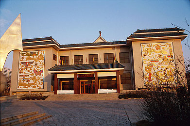 法国空乘1984：时光穿梭机舱，复古视听盛宴，空中之旅别开生面-2
