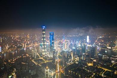 三上悠亚被老头中出的电影：电影瞬间揭秘：探索三上悠亚艺术冲击之旅