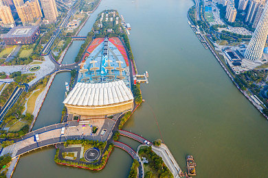 黄色软件app下载3.0.3免费装扮2025：时尚焕新，个性定制：探索＂黄色软件＂免费装扮新境界-1