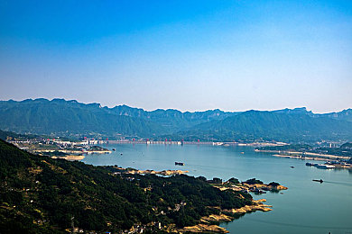 新婚娇妻尝试推油：甜蜜按摩之旅：夫妻情感深度体验记-4