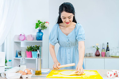 黑人 亚洲人 娇小：打破传统认知：探索多元人物魅力与优势，揭秘非典型人群的独特之处