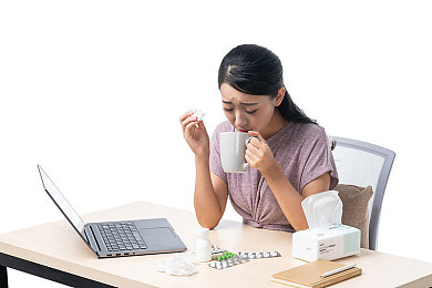 丁香五月激情综合：激情五月，丁香盛宴：激情迸发，友谊长存，正能量传递