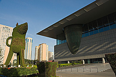 披风少年爱老妈：守护家园，披风传承，温暖亲情之旅-3
