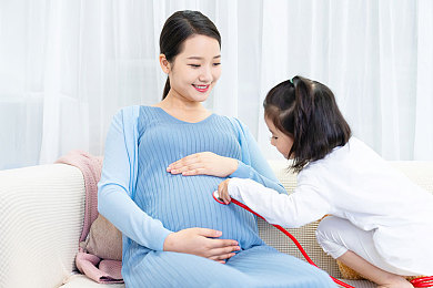 成人直播APP推荐免费：虚拟秘境探幽：免费成人直播APP带你领略异彩纷呈的直播世界