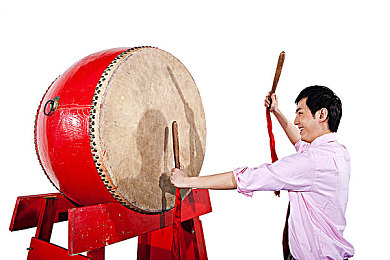 黄色软件导航：网络乱象引发关注，＂黄色软件导航＂事件促进行业监管升级