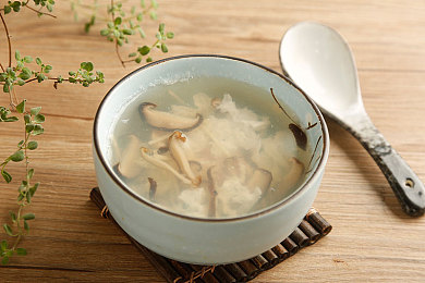 按摩师让少妇高潮喷水：隐私风暴席卷按摩界，行业规范亟待重塑