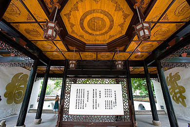 国产乱码精品一区二区三区卡：揭秘乱码卡牌魅力：一区二区三区引领游戏新潮流