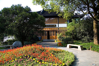 10月电子厂全景沟厕：工业革命新篇章，厕所革命创未来-5