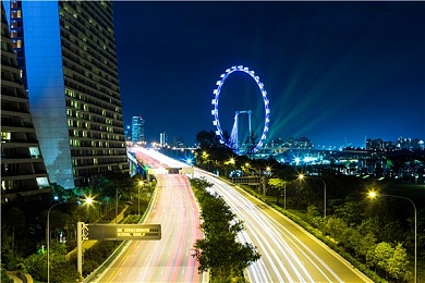 老师让我吃她胸 摸她奶视频：虚拟世界感官之旅：探秘互动体验视频的奇幻魅力，沉浸式互动新体验-3
