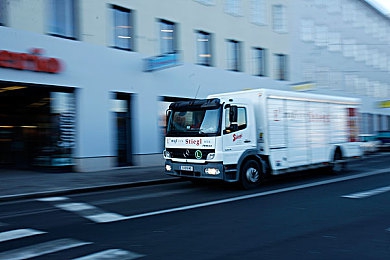 草莓视频APP黄：“草莓视频APP传播色情内容被曝光：网络监管亟待加强，社会关注清朗网络环境”