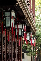 黄色成人av：穿越成人秘境：探索欲望与冒险的虚拟旅程-5