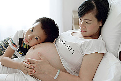 黄色软件大全下载3.0.3每天无限：揭秘：海量内容诱惑，警惕网络不良风气蔓延-3